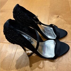 White House Black Market Bethany headed stiletto sandals black 9.5 new NWoT